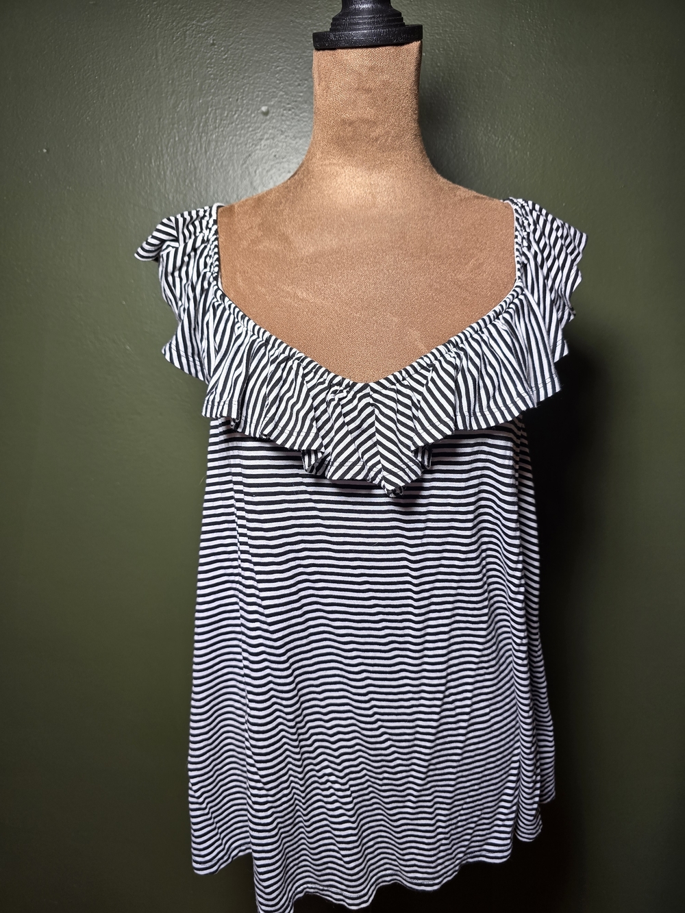00Torrid Super Soft Knits Striped Ruffled Tank Top